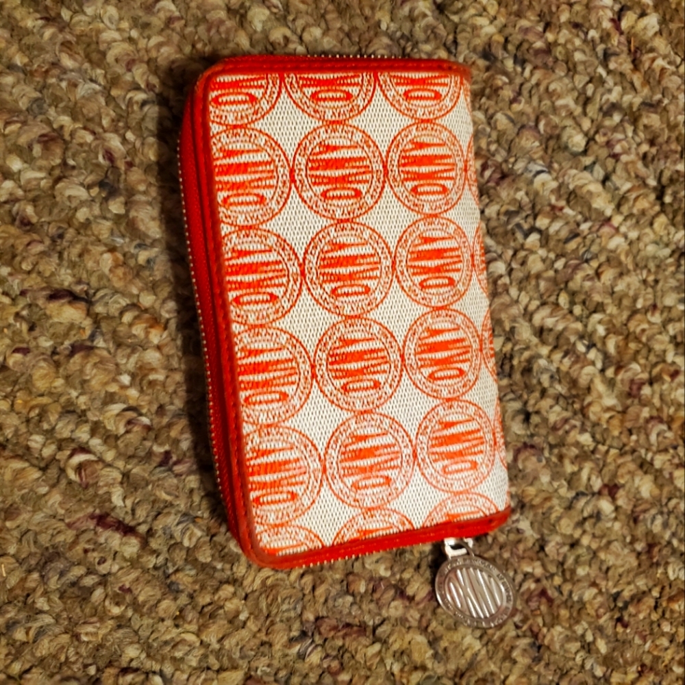 DKNY wallet